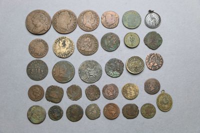 Lot de 30 monnaies Françaises : Féodales et Royales dans l’état - Photo 1