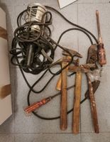Lot d'outils comprenant marteau, baladeuse, tournevis etc (photo 2)