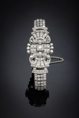 an art deco diamond and white gold broochle