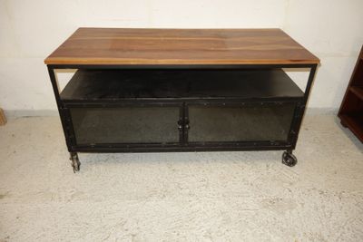 an image of a coffee table on wheels in a room
