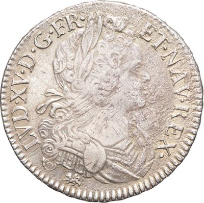 gros plan d'une pièce de monnaie sur fond blanc