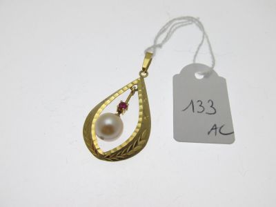 Pendentif En Or Jaune 18 Carats Avec Jade - Poids 4.52g - Bijou Magnifique D'occasion