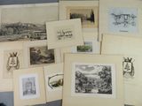 beaucoup de photos accrochées au mur d'une pièce
