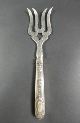 Fourchette de service à poisson sur manche argent De style L…