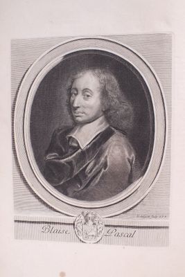 portrait d'un homme en manteau noir, entouré d'un cercle blanc