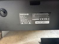 Un poste informatique comprenant un écran d’ordinateur ESSEN… (photo 2)
