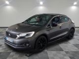La nouvelle Citroën est garée dans un garage au sol carrelé