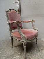 Fauteuil en bois sculpté et laqué, à dossier droit dit "à la… (photo 2)