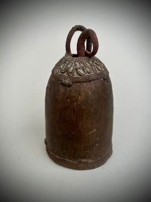 AFRIQUE Cloche de cérémonie en bronze
