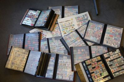 LOT DE TIMBRES DIVERS France, étranger, Europe 12 albums et … - Photo 1