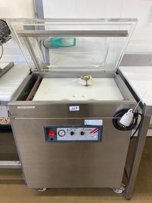 l'image d'une machine posée sur une table