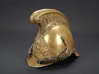 casque d'un soldat romain, avec un casque à l'arrière