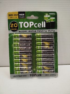 de nombreuses piles de piles dans le colis posé sur la table