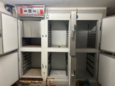 Cellule de fermentation contrôlée multi-portes avec groupe f…