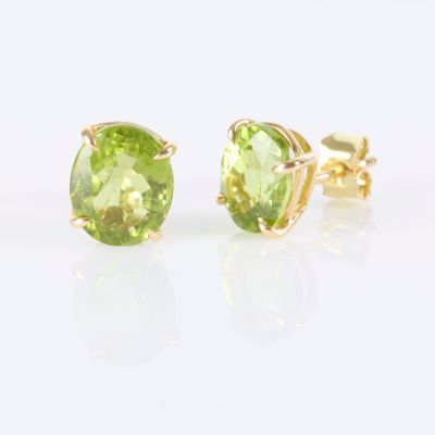 boucles d'oreilles à clous en péridot, en or jaune 14 carats