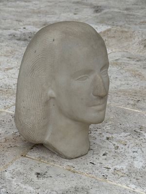 VOLTI, buste de femme en pierre, taille directe, H 32