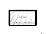 la tablette est posée sur une surface blanche sur laquelle est inscrit « Thomson »