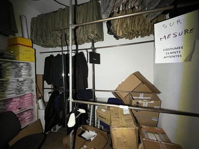 1 lot de mobilier de rangement comprenant :