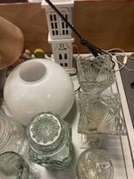 Lot de verreries, vases, soliflore, bougeoirs, opaline et di… (photo 6)