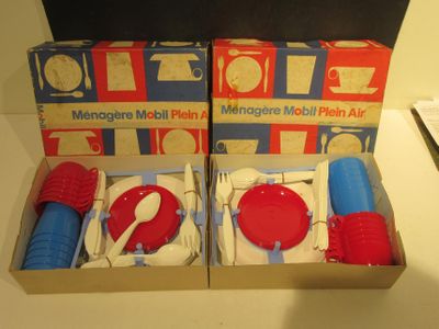 Deux Boites Menageres Mobil Plein Air - Etat Neuf Dans…