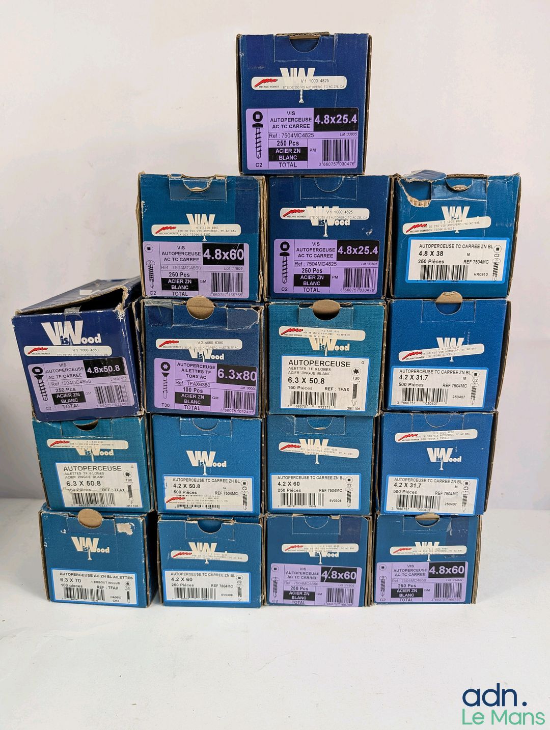 Lot de 19 kg de vis autoperceuses.