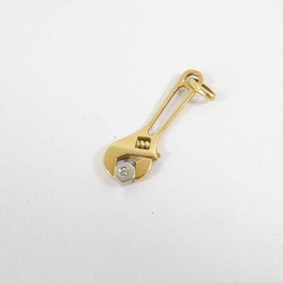 an image of a wrench with a diamond in the middle of it