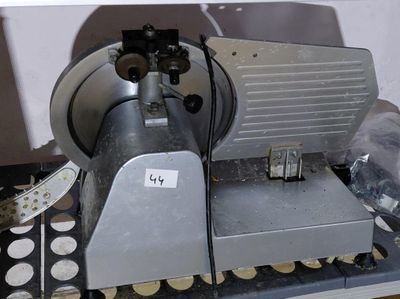 a machine that is sitting on top of a table