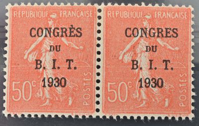 une paire de timbres-poste portant l'inscription « Congresss du Bilt »