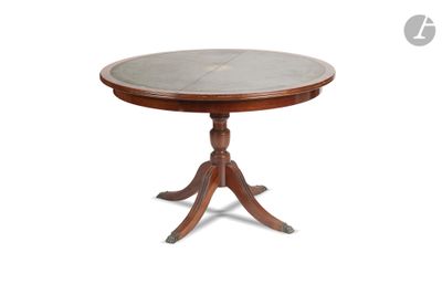 une image d'une table avec un plateau en marbre sur un fond blanc