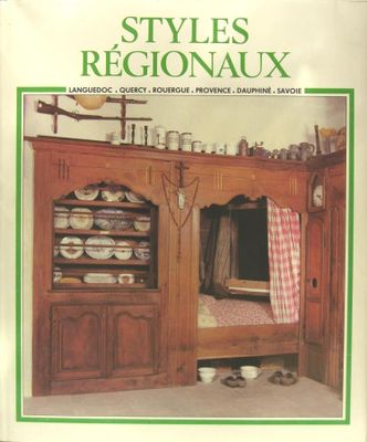 un livre dans lequel figure une photo d'une cuisine