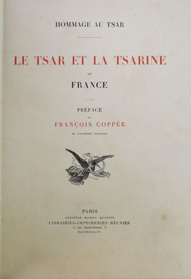 un vieux livre avec l'image d'un oiseau sur la couverture