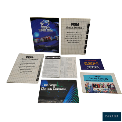 beaucoup de livres et de brochures sur la table