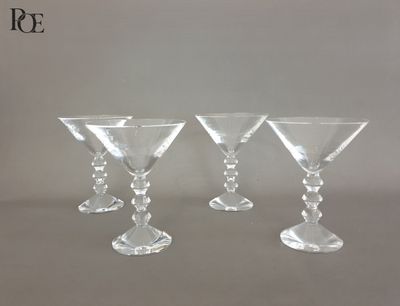 BACCARAT, Modèle VEGA, Quatre coupes à Martini en cristal