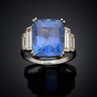 a blue sapphire and diamond ring