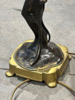 Candélabre à décor de femme en bronze supportant 6 lumières. (photo 3)