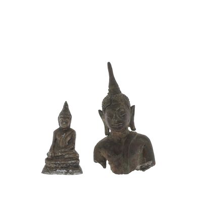 Deux petits fragments de bouddha