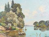 une peinture à l'huile représentant une rivière avec des arbres et un bateau sur l'eau