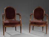 paire de fauteuils de style louis xvi