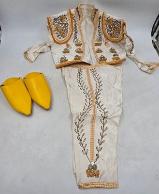 628 / CH-C3 / Costume de toréador pour enfant brodé de …
