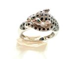 bague en argent massif sertie de diamants noirs et blancs et ornée d'un serpent