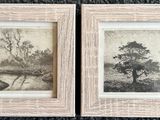 deux photos encadrées représentant des arbres et une rivière, dans un cadre en bois