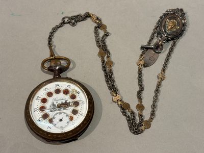 une montre de poche munie d'une chaîne
