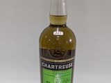 l'image d'une bouteille de whisky posée sur une table