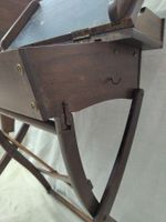 10561-29 / CH POT / Bureau d'écolier en noyer pliant ouvrant… (photo 4)