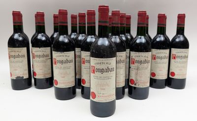 six bouteilles de vin rouge sont alignées