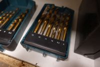 A L'ETUDE : Un kit avec clé à douilles, douilles et tournevi… (photo 3)
