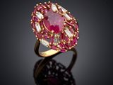 une bague en tourmaline rose et diamant