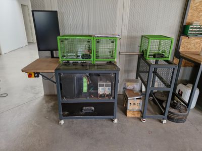 Banc moteur en lien avec le projet PRONOIA en métal gris, bo…