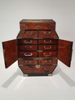Petit cabinet à poser en placage de bois exotique et morceau… (photo 5)