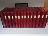 beaucoup de livres sur une étagère